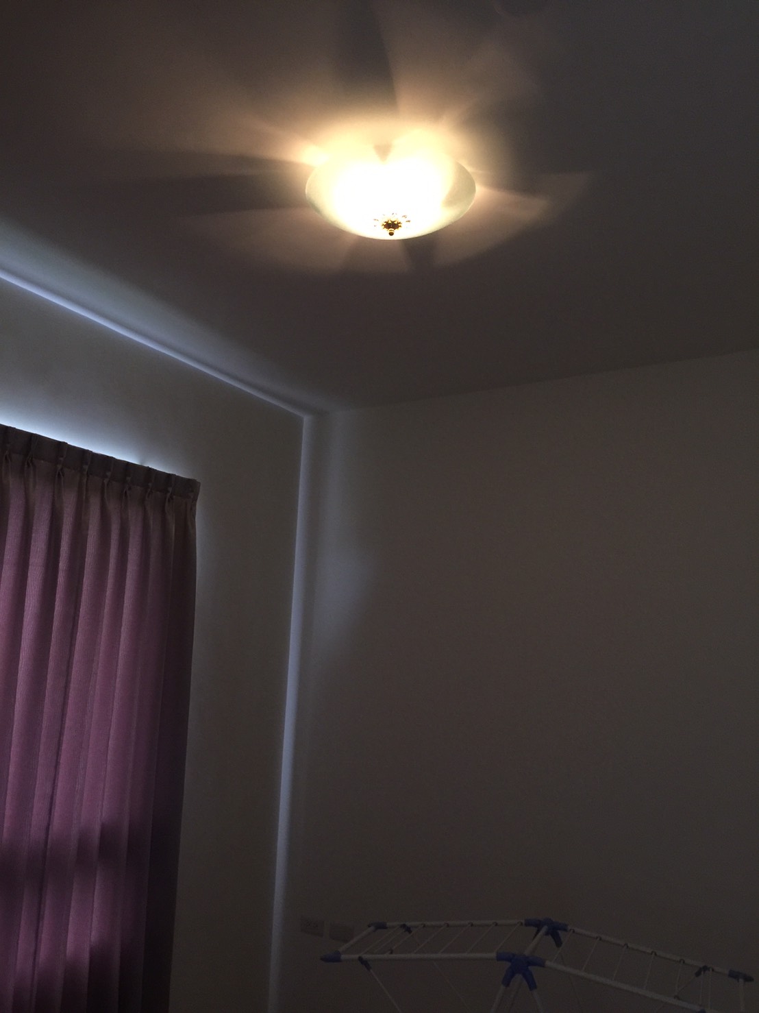 臥室吸頂燈